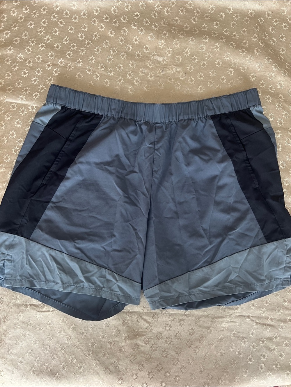 GAP Men's Two-Tone Blue & Black Athletic Shorts